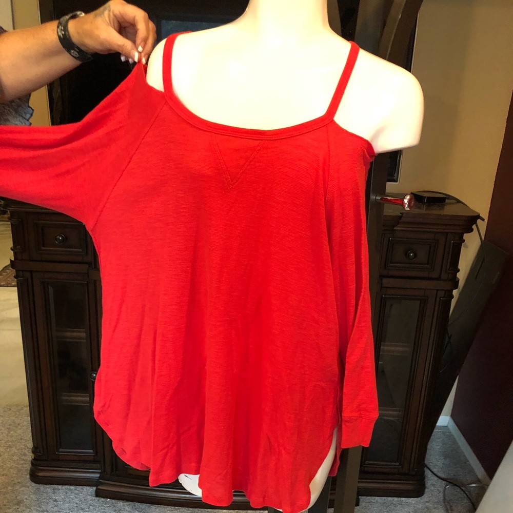 Cut out shoulders
